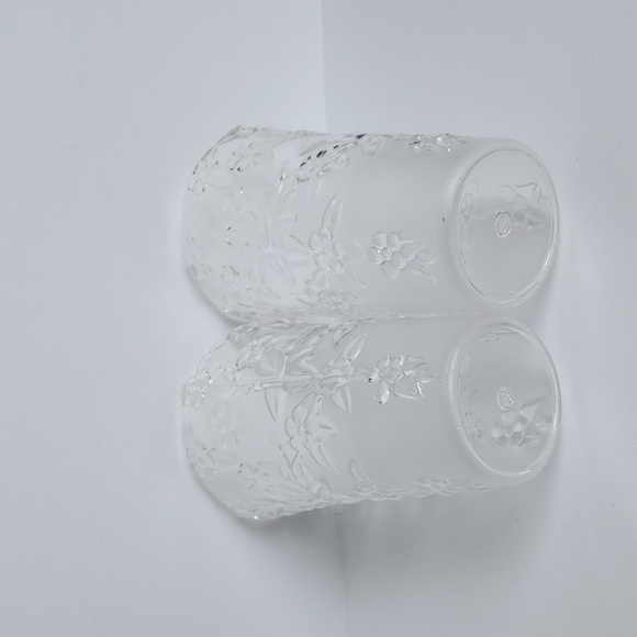 Set of 2 Acrylic Floral Vase - Picture 4 of 7